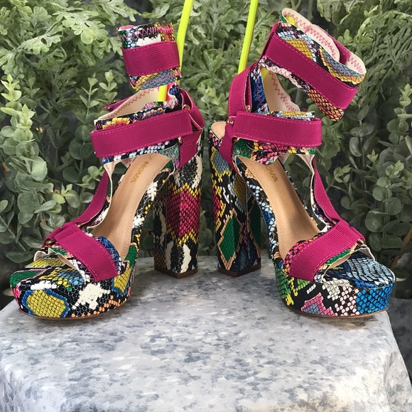 FashionNova Head in the Clouds Multi Snake 5.5” Platform Heels WMS 6M🌟NWOT🌟 - Picture 3 of 13